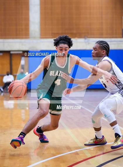 Thumbnail 2 in Garfield vs. Timberline (WIAA 3A Regional Playoff) photogallery.