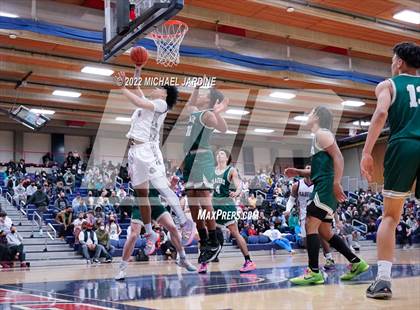 Thumbnail 2 in Garfield vs. Timberline (WIAA 3A Regional Playoff) photogallery.