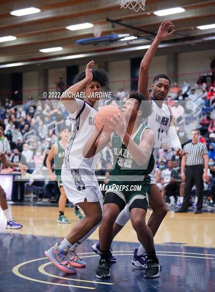 Thumbnail 2 in Garfield vs. Timberline (WIAA 3A Regional Playoff) photogallery.