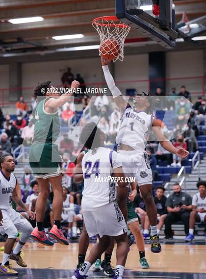 Thumbnail 1 in Garfield vs. Timberline (WIAA 3A Regional Playoff) photogallery.