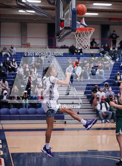 Thumbnail 2 in Garfield vs. Timberline (WIAA 3A Regional Playoff) photogallery.
