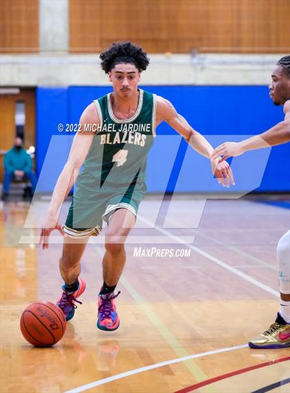 Thumbnail 2 in Garfield vs. Timberline (WIAA 3A Regional Playoff) photogallery.