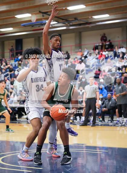 Thumbnail 1 in Garfield vs. Timberline (WIAA 3A Regional Playoff) photogallery.