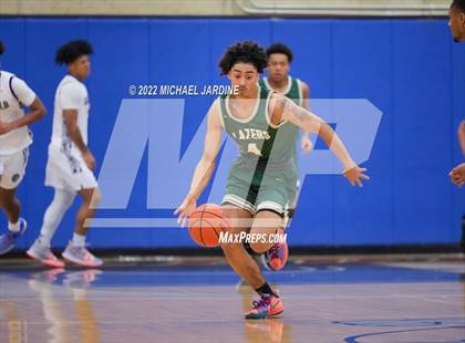 Thumbnail 2 in Garfield vs. Timberline (WIAA 3A Regional Playoff) photogallery.
