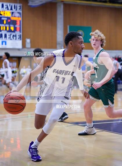 Thumbnail 2 in Garfield vs. Timberline (WIAA 3A Regional Playoff) photogallery.