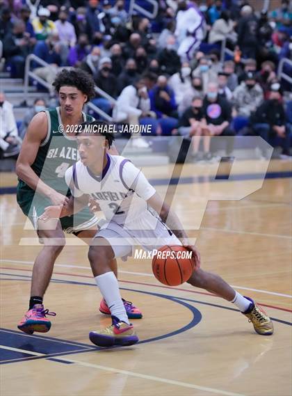 Thumbnail 2 in Garfield vs. Timberline (WIAA 3A Regional Playoff) photogallery.