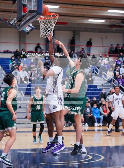 Thumbnail 2 in Garfield vs. Timberline (WIAA 3A Regional Playoff) photogallery.