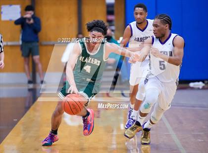 Thumbnail 2 in Garfield vs. Timberline (WIAA 3A Regional Playoff) photogallery.