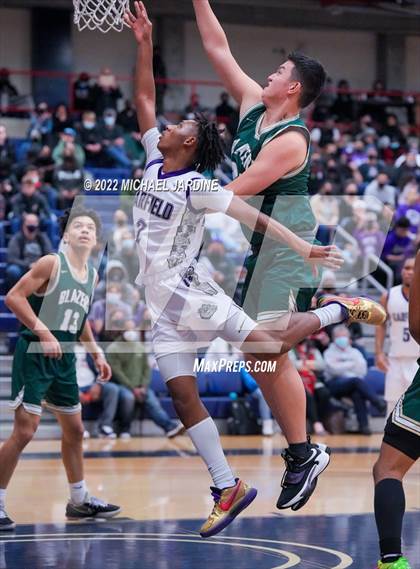 Thumbnail 2 in Garfield vs. Timberline (WIAA 3A Regional Playoff) photogallery.