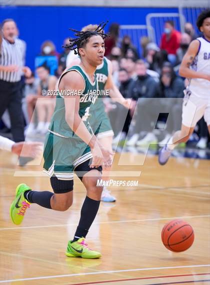 Thumbnail 1 in Garfield vs. Timberline (WIAA 3A Regional Playoff) photogallery.