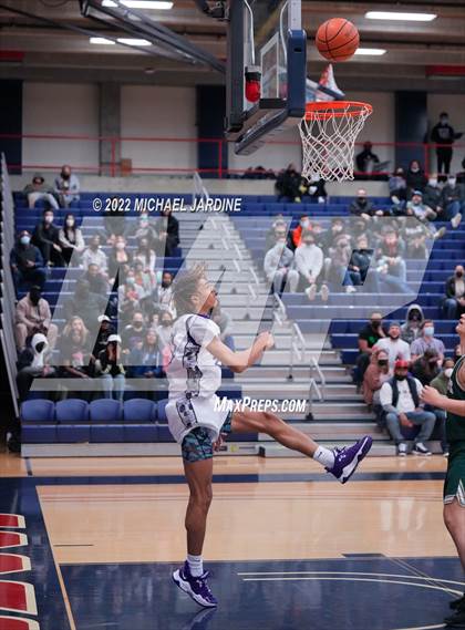 Thumbnail 3 in Garfield vs. Timberline (WIAA 3A Regional Playoff) photogallery.