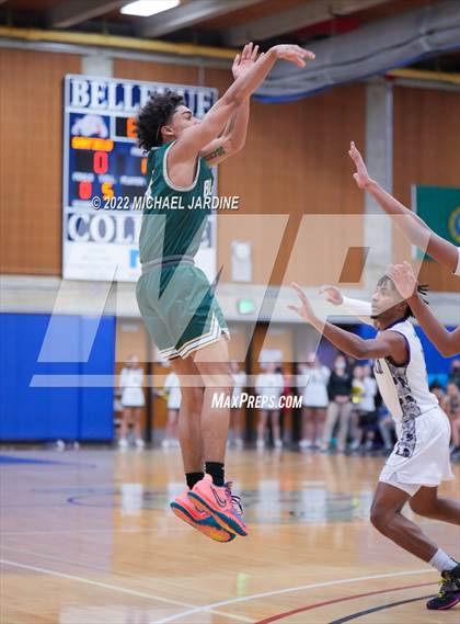 Thumbnail 2 in Garfield vs. Timberline (WIAA 3A Regional Playoff) photogallery.