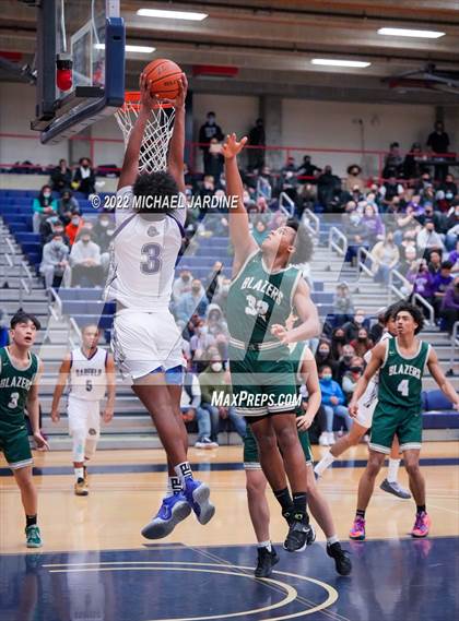 Thumbnail 3 in Garfield vs. Timberline (WIAA 3A Regional Playoff) photogallery.