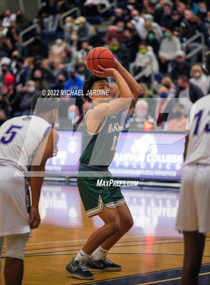 Thumbnail 1 in Garfield vs. Timberline (WIAA 3A Regional Playoff) photogallery.