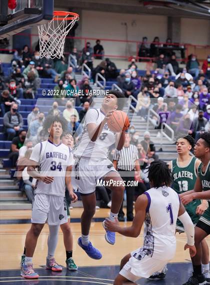 Thumbnail 1 in Garfield vs. Timberline (WIAA 3A Regional Playoff) photogallery.