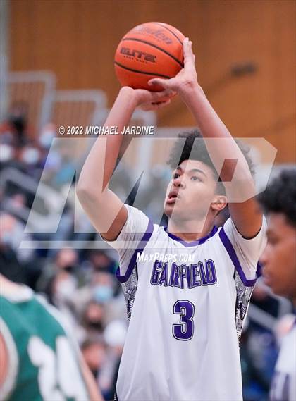 Thumbnail 1 in Garfield vs. Timberline (WIAA 3A Regional Playoff) photogallery.