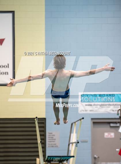 Thumbnail 2 in CHSAA 5A State Championship photogallery.