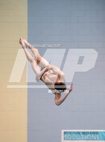 Thumbnail 2 in CHSAA 5A State Championship photogallery.