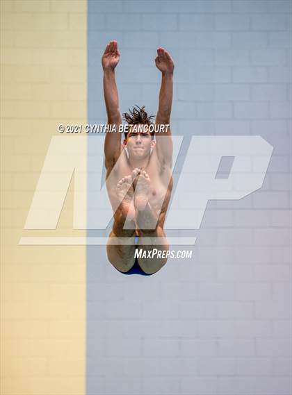 Thumbnail 2 in CHSAA 5A State Championship photogallery.