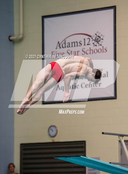 Thumbnail 2 in CHSAA 5A State Championship photogallery.