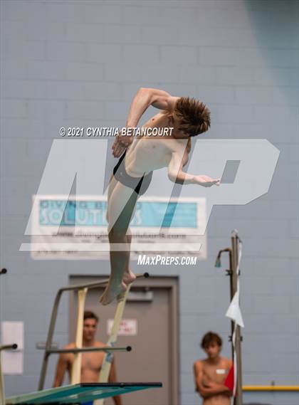 Thumbnail 2 in CHSAA 5A State Championship photogallery.