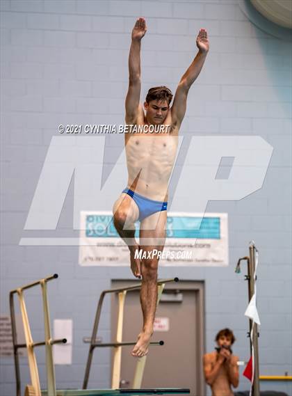 Thumbnail 2 in CHSAA 5A State Championship photogallery.