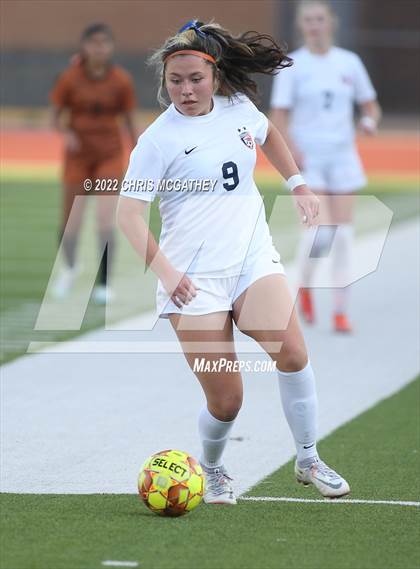 Thumbnail 2 in White vs Frisco Wakeland (UIL 5A Quarterfinal) photogallery.