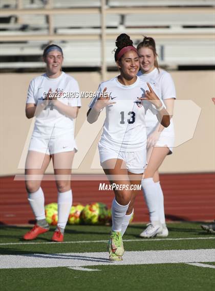 Thumbnail 2 in White vs Frisco Wakeland (UIL 5A Quarterfinal) photogallery.