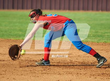 Thumbnail 1 in Twin Springs @ Dobyns-Bennett photogallery.
