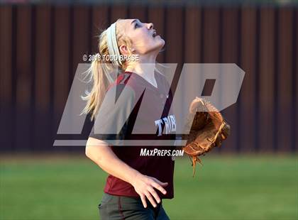 Thumbnail 2 in Twin Springs @ Dobyns-Bennett photogallery.