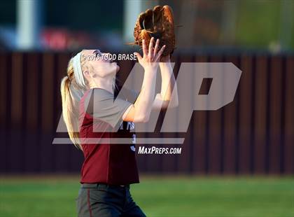 Thumbnail 3 in Twin Springs @ Dobyns-Bennett photogallery.