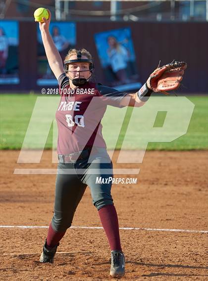Thumbnail 2 in Twin Springs @ Dobyns-Bennett photogallery.