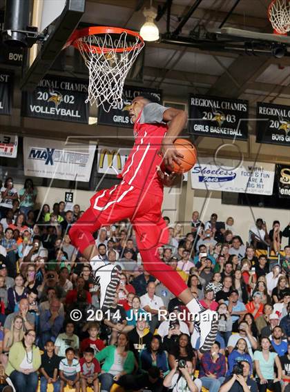 Thumbnail 3 in City of Palms Classic Slam Dunk Contest photogallery.