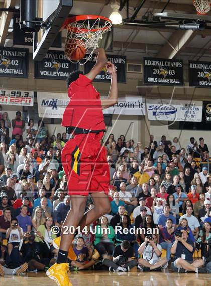 Thumbnail 1 in City of Palms Classic Slam Dunk Contest photogallery.