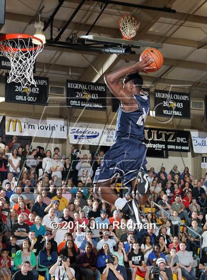 Thumbnail 2 in City of Palms Classic Slam Dunk Contest photogallery.
