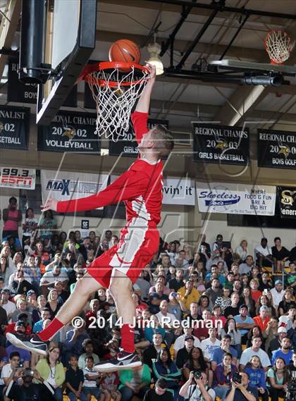 Thumbnail 2 in City of Palms Classic Slam Dunk Contest photogallery.