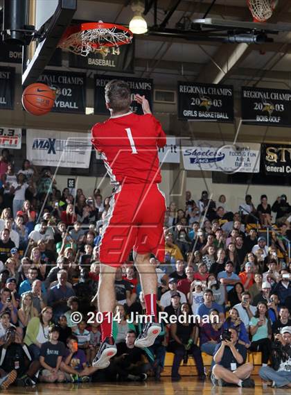 Thumbnail 2 in City of Palms Classic Slam Dunk Contest photogallery.