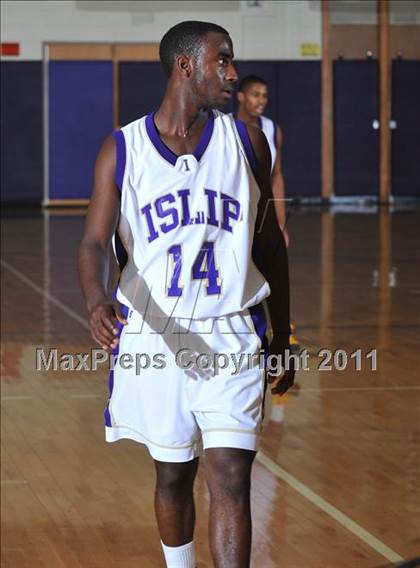 Thumbnail 1 in Sayville @ Islip photogallery.