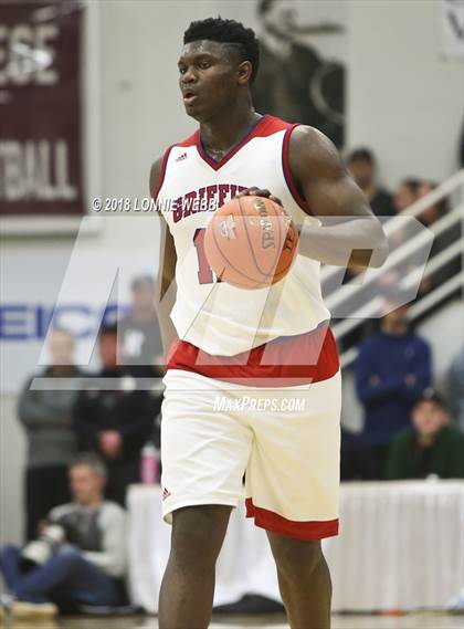 Thumbnail 2 in Chino Hills vs. Spartanburg Day (Spalding Hoophall Classic) photogallery.