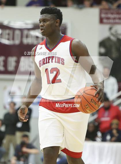 Thumbnail 1 in Chino Hills vs. Spartanburg Day (Spalding Hoophall Classic) photogallery.