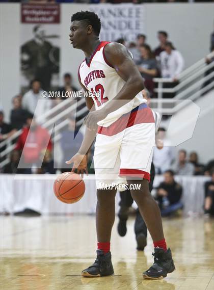 Thumbnail 2 in Chino Hills vs. Spartanburg Day (Spalding Hoophall Classic) photogallery.