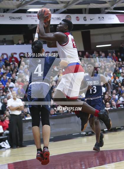 Thumbnail 3 in Chino Hills vs. Spartanburg Day (Spalding Hoophall Classic) photogallery.