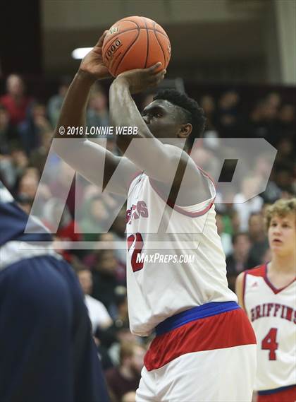 Thumbnail 3 in Chino Hills vs. Spartanburg Day (Spalding Hoophall Classic) photogallery.