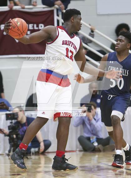 Thumbnail 1 in Chino Hills vs. Spartanburg Day (Spalding Hoophall Classic) photogallery.