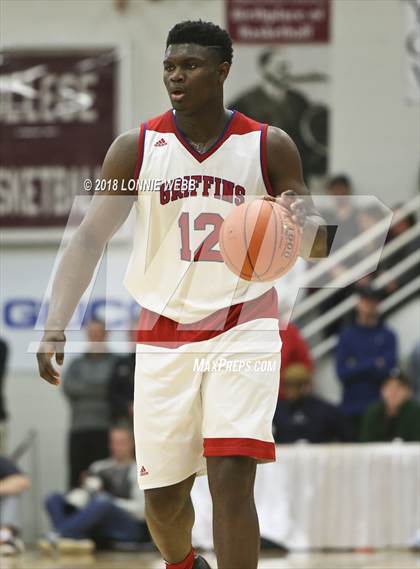 Thumbnail 3 in Chino Hills vs. Spartanburg Day (Spalding Hoophall Classic) photogallery.