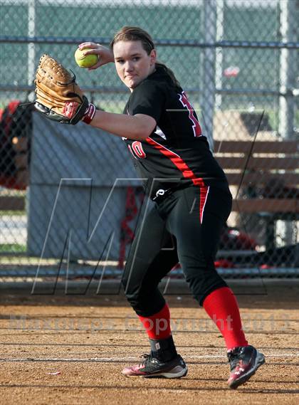 Thumbnail 3 in North vs Golden Valley (Mira Monte Invitational) photogallery.