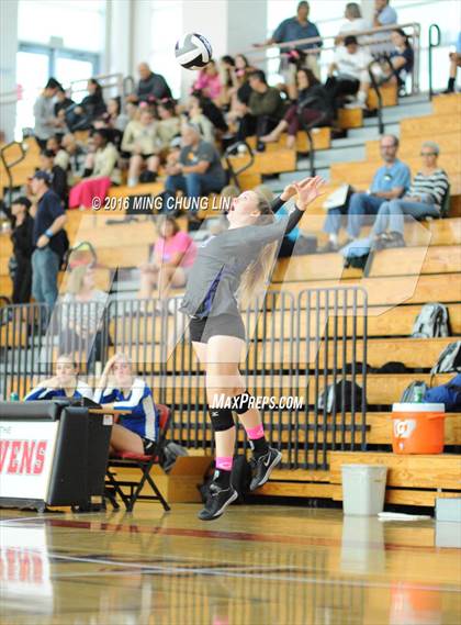 Thumbnail 1 in Carlsbad vs. Village Christian (HUDL SoCal Invite) photogallery.