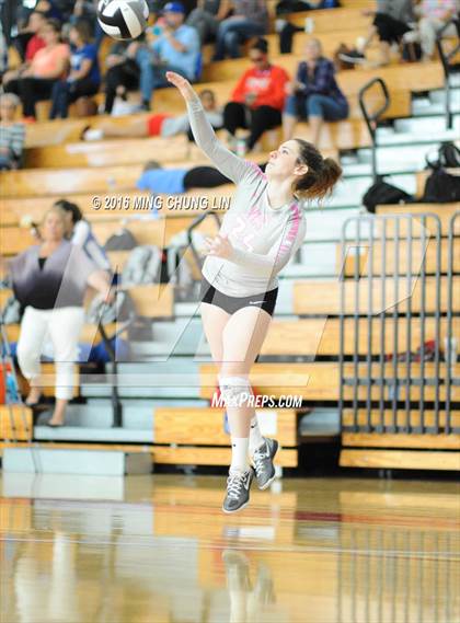 Thumbnail 1 in Carlsbad vs. Village Christian (HUDL SoCal Invite) photogallery.