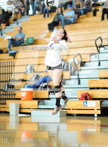 Thumbnail 3 in Carlsbad vs. Village Christian (HUDL SoCal Invite) photogallery.