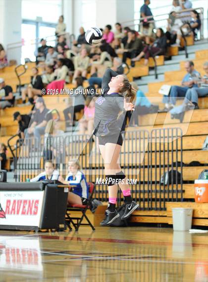 Thumbnail 3 in Carlsbad vs. Village Christian (HUDL SoCal Invite) photogallery.